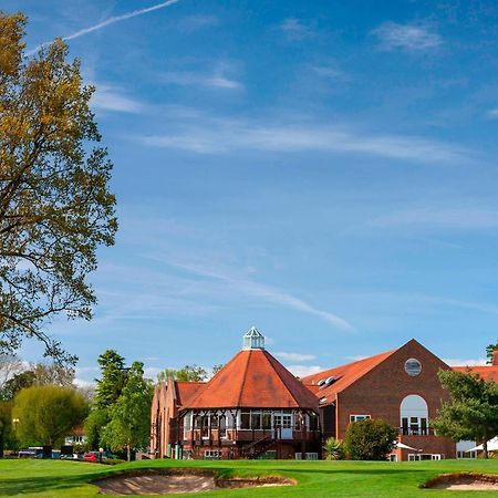 Delta Hotels By Marriott Tudor Park Country Club Maidstone Esterno foto