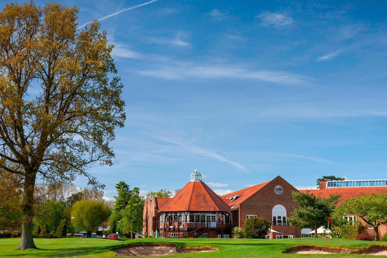 Delta Hotels By Marriott Tudor Park Country Club Maidstone Esterno foto