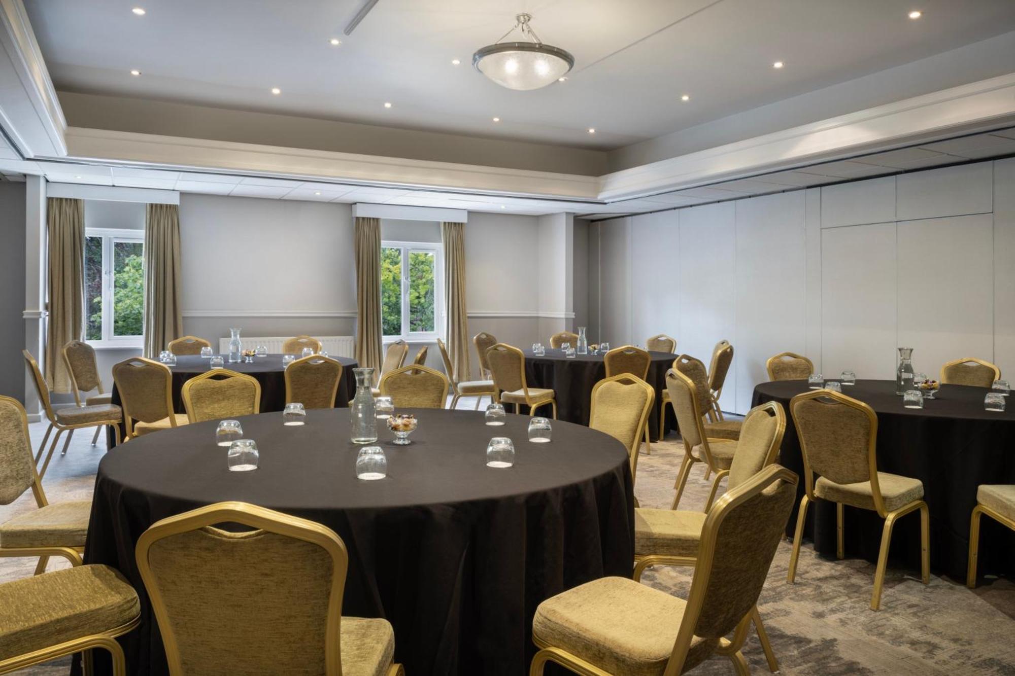 Delta Hotels By Marriott Tudor Park Country Club Maidstone Esterno foto