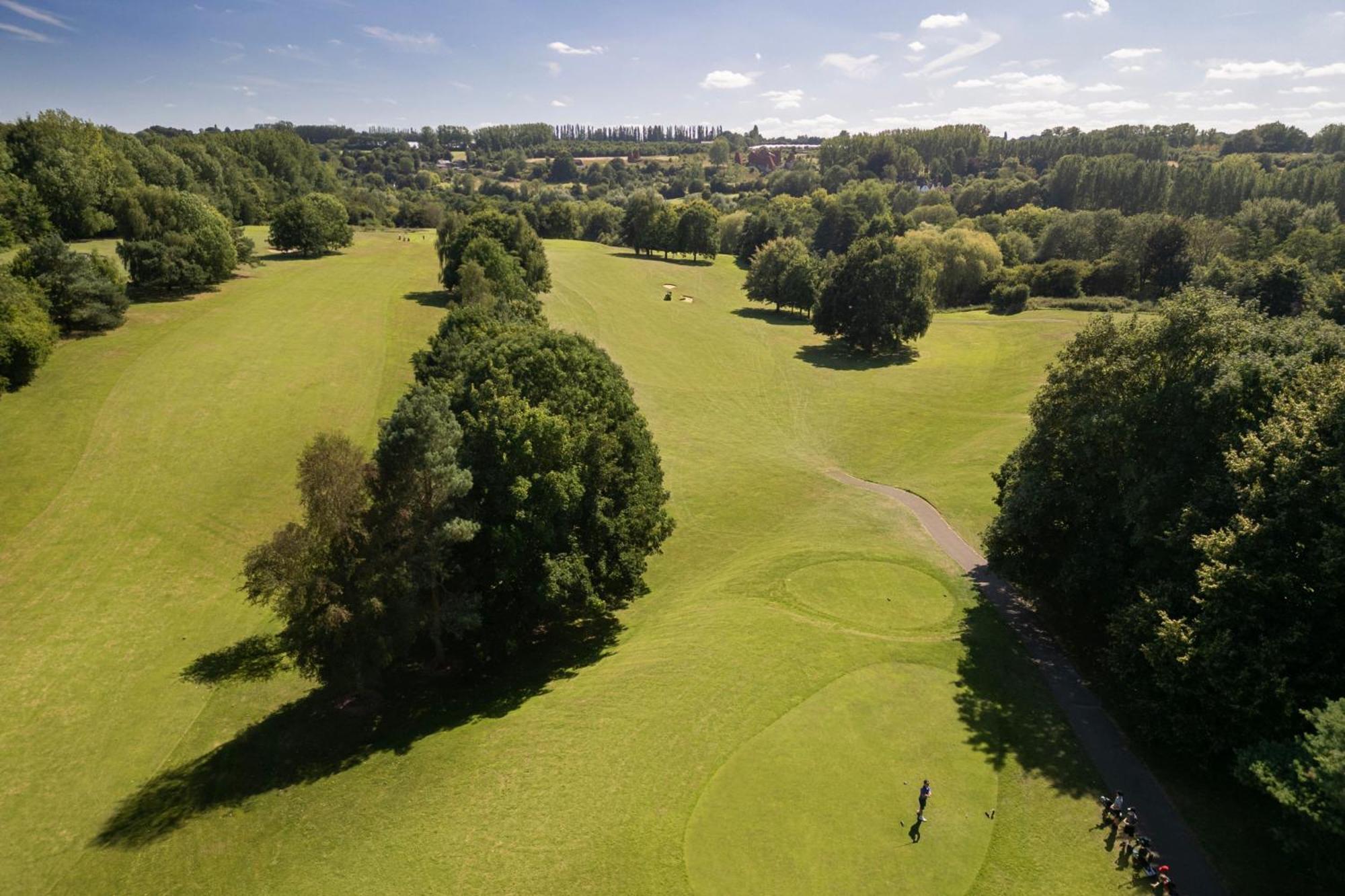 Delta Hotels By Marriott Tudor Park Country Club Maidstone Esterno foto