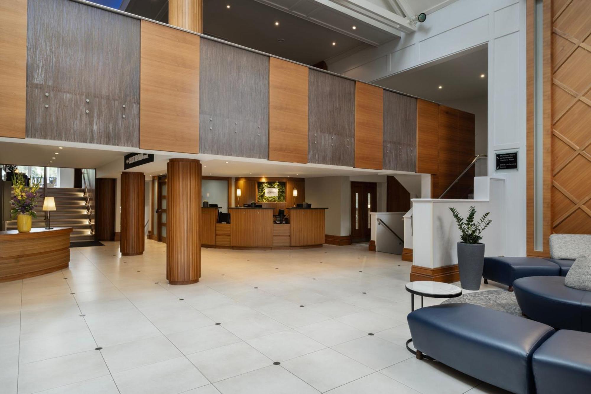 Delta Hotels By Marriott Tudor Park Country Club Maidstone Esterno foto