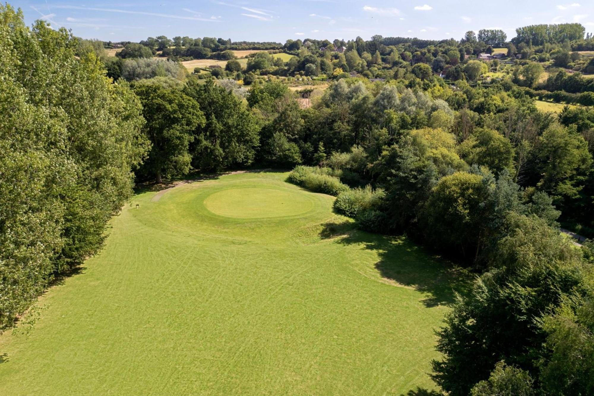 Delta Hotels By Marriott Tudor Park Country Club Maidstone Esterno foto