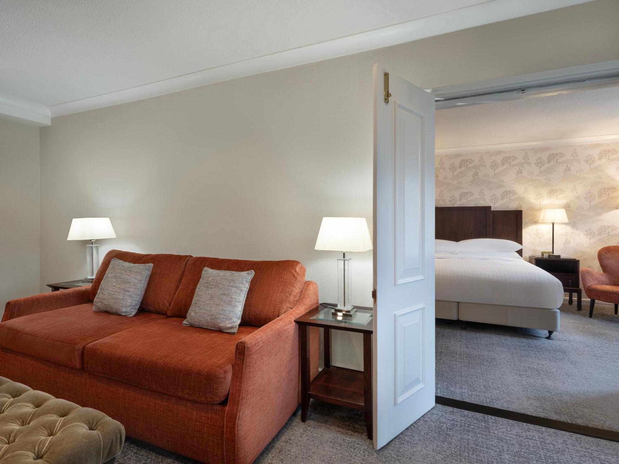 Delta Hotels By Marriott Tudor Park Country Club Maidstone Esterno foto