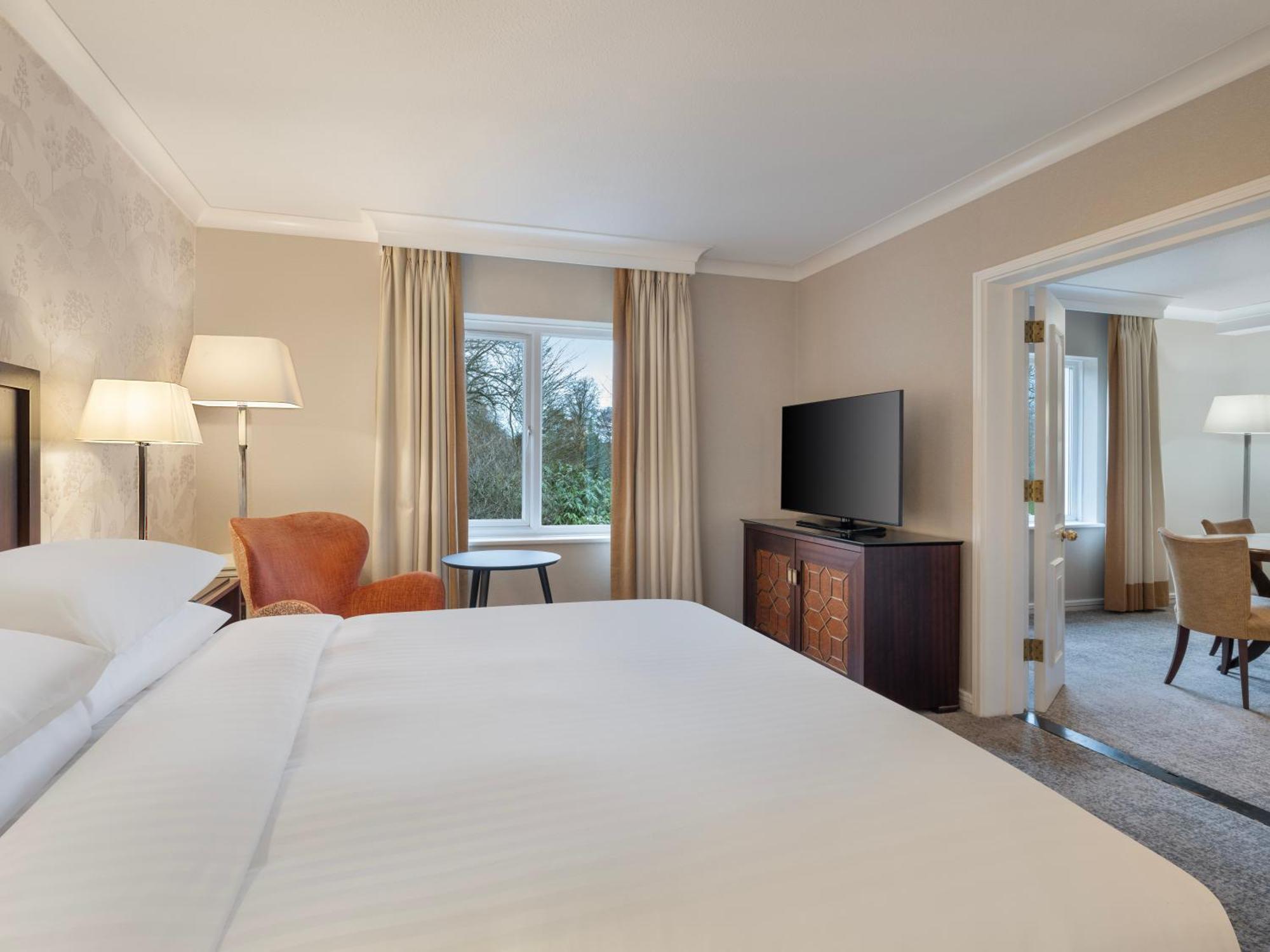 Delta Hotels By Marriott Tudor Park Country Club Maidstone Esterno foto