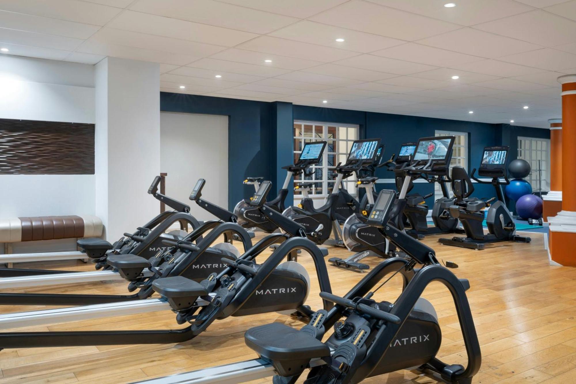 Delta Hotels By Marriott Tudor Park Country Club Maidstone Esterno foto