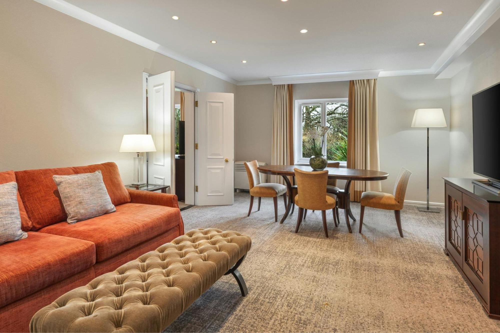 Delta Hotels By Marriott Tudor Park Country Club Maidstone Esterno foto